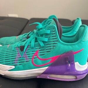 Nike LeBron Witness 6